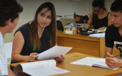 Desarrollo profesional docente como elemento central para la mejora de aprendizajes