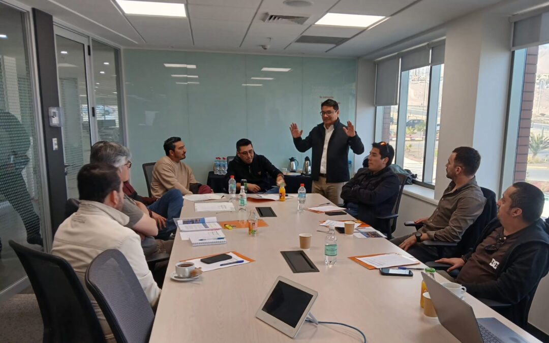 Tutores de Escondida | BHP refuerzan su rol formativo con programa de capacitación liderado por Grupo Educativo 