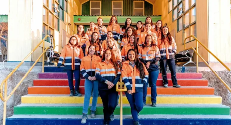 Grupo Educativo contribuye al balance de género alcanzado por BHP en Chile a través de la formación de tutores y tutoras